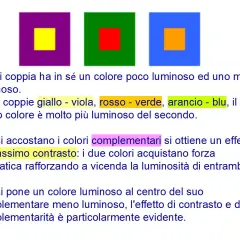 Tre quadrati colorati: viola con giallo, verde con rosso, blu con arancio. Illustrano il concetto di colori complementari e contrasto.