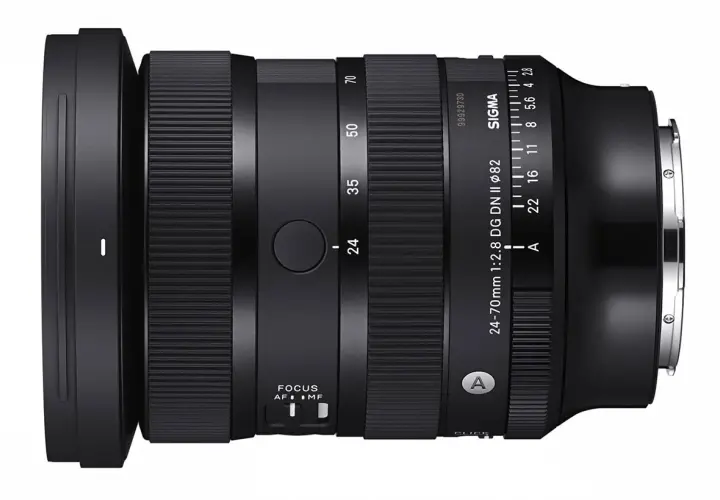 Obiettivo Sigma 24-70mm f/2.8 DG DN II, ideale per la tua prossima recensione fotografica.