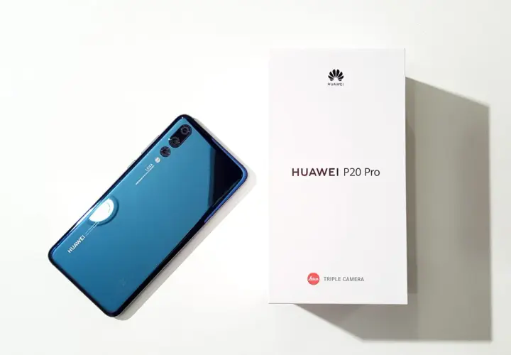 Huawei P20 Pro con tripla fotocamera Leica, un gioiello tecnologico.