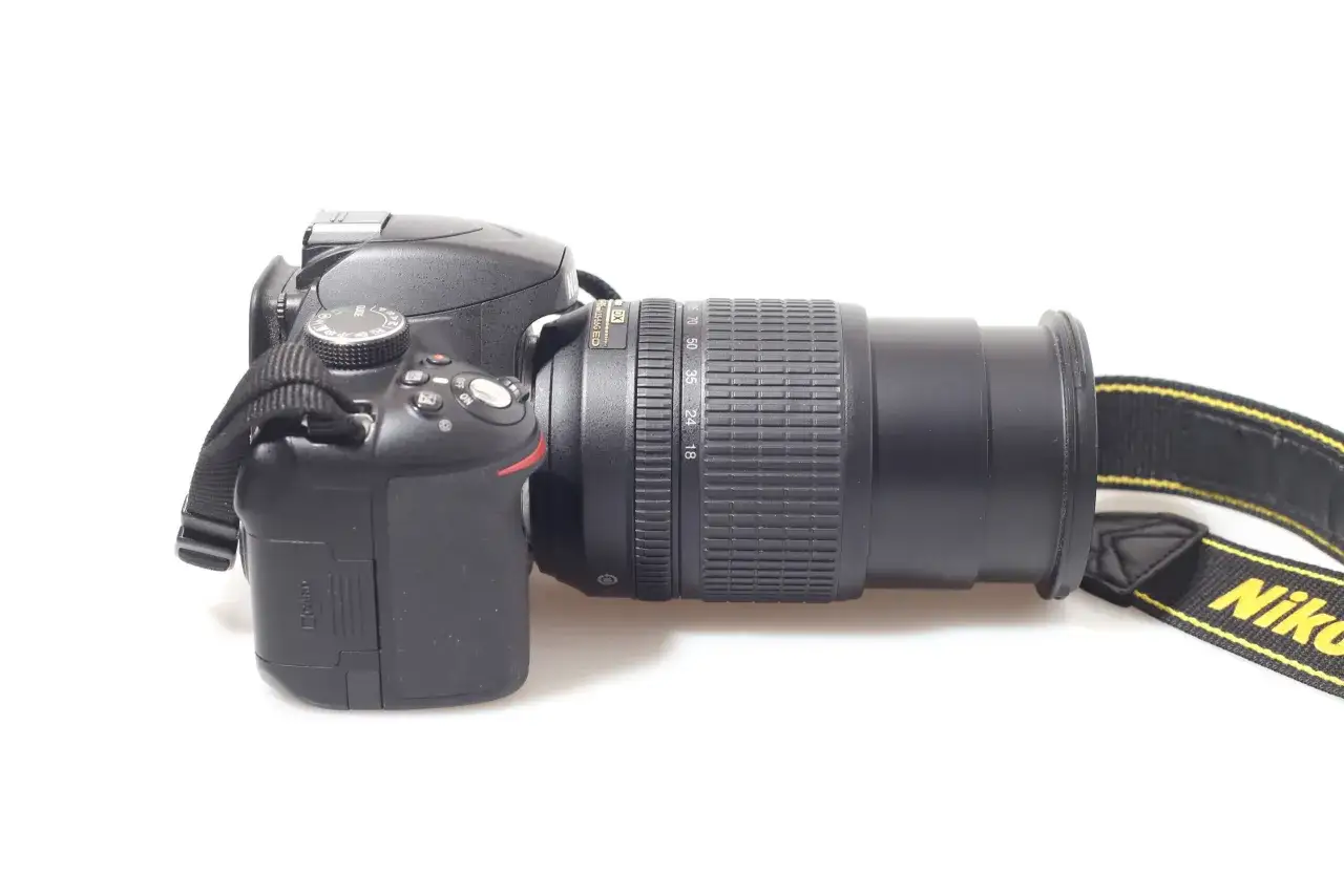 Nikon D3200 kit 18-105 VR: una recensione completa di questa reflex digitale, ideale per chi inizia.