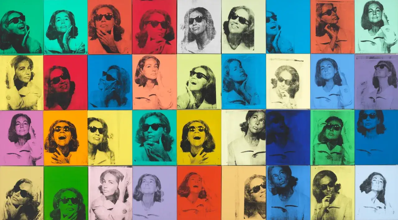 Serie di ritratti di una donna con occhiali da sole, in stile Andy Warhol, con sfondi colorati e vibranti.